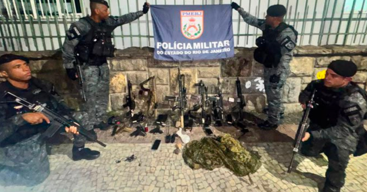 Quatro suspeitos e um policial morrem em tiroteio na Avenida Brasil, no Rio