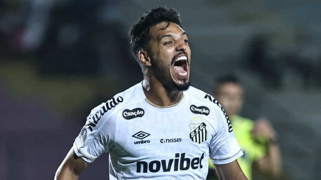 Gabriel Menino marcou o segundo gol da vitória santista sobre o Universidad Central