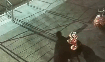 VANDALISMO ESTÁTUA MÔNICA