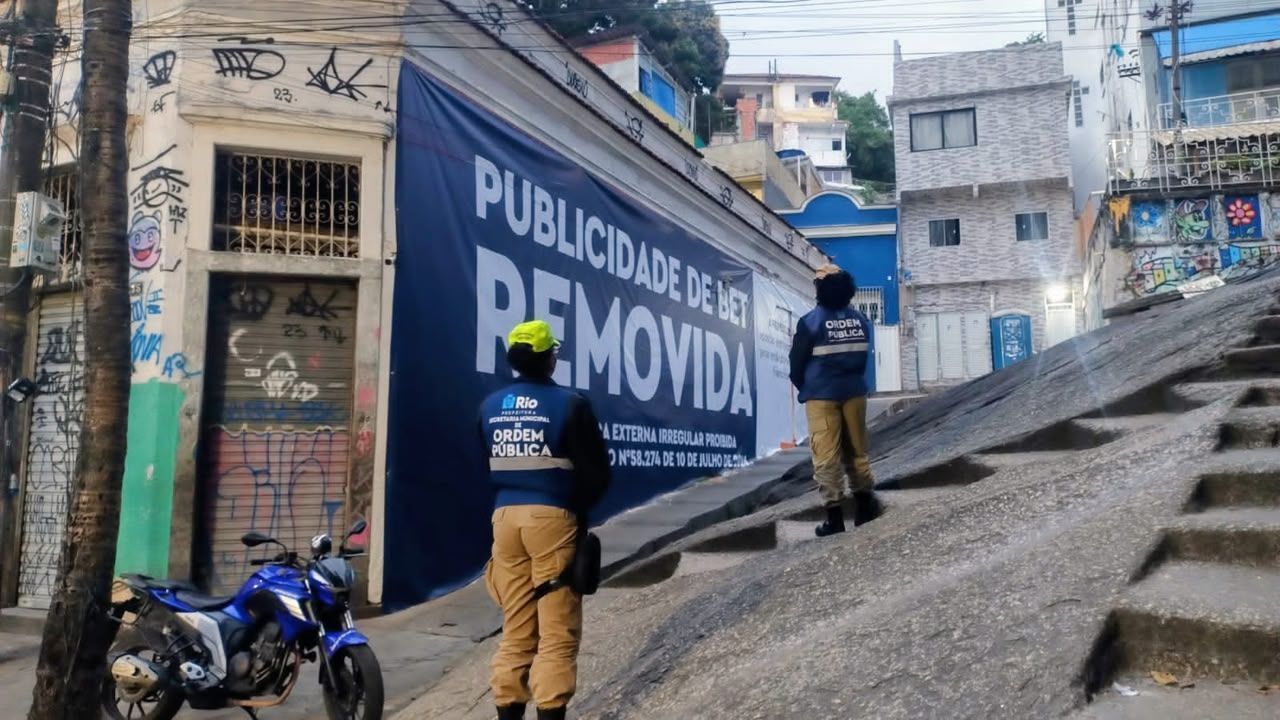 Publicidades de Bets estão sendo removidas de espaços públicos no Rio de Janeiro