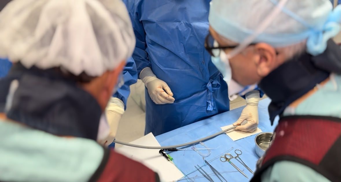 Brasil faz implante inédito de válvula no coração sem cirurgia aberta