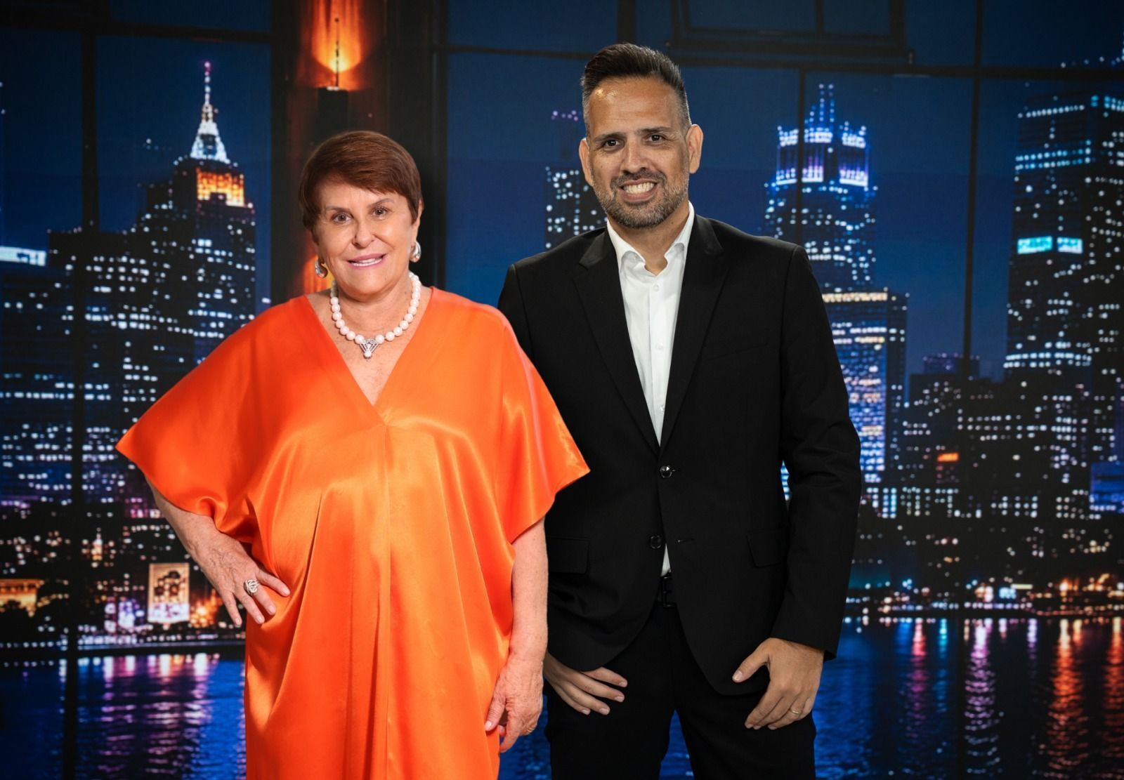 Márcia Sensitiva e Géro Bonini para o "Tudo Para Brasileiros Show" • Divulgação/TV Connect USA