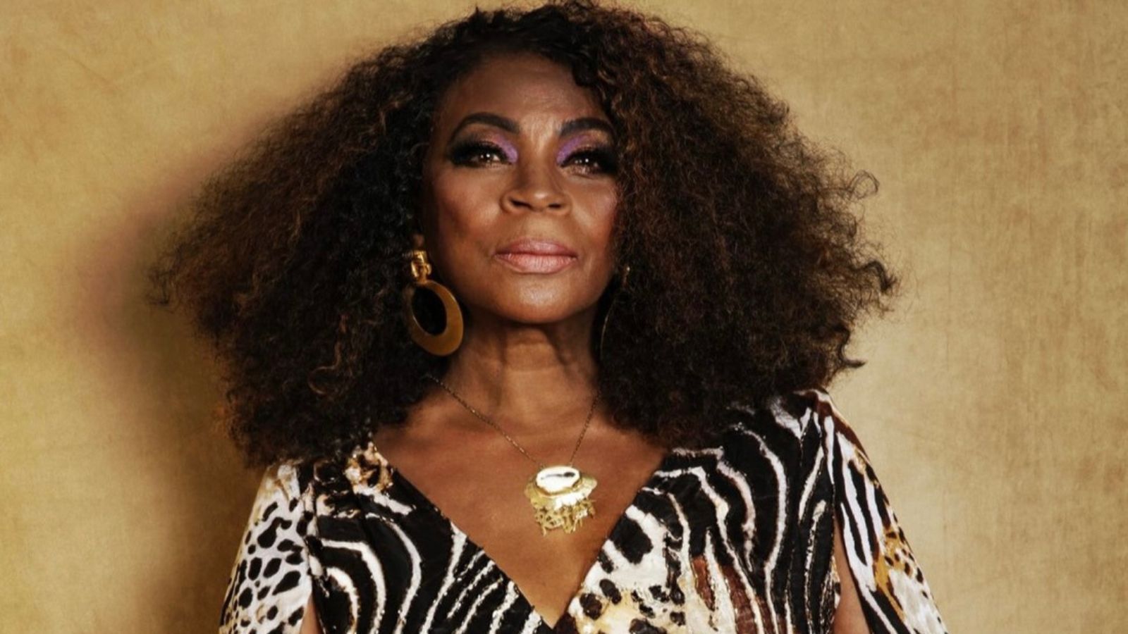Zezé Motta celebra legado de "Xica da Silva" e retorno aos cinemas