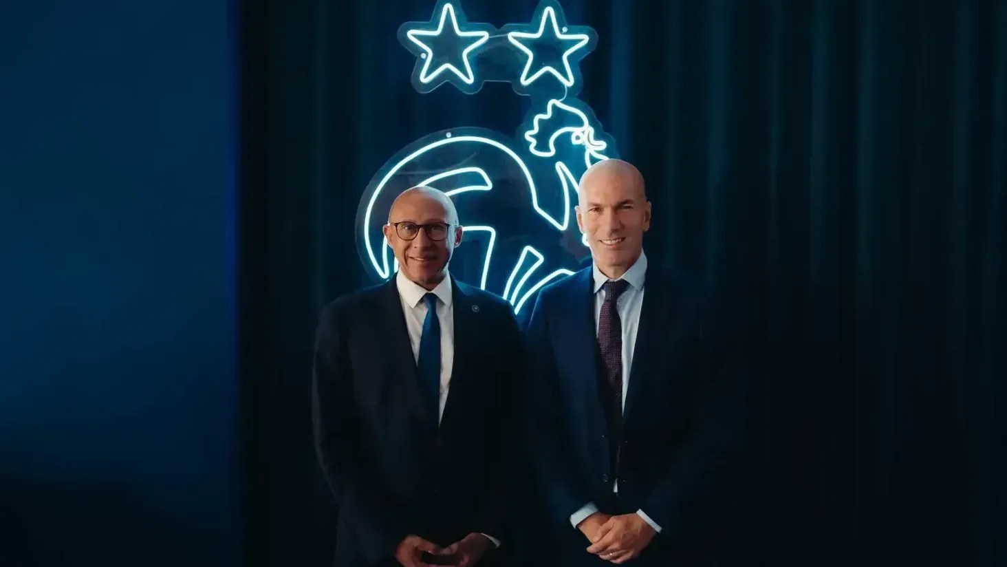 Zidane assume a França com contrato até a Copa de 2030