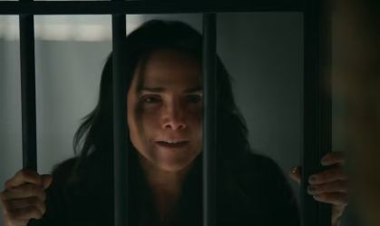 Adriana sairá na cadeia na segunda fase de "Quem Ama Cuida"