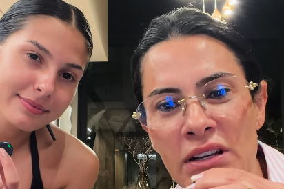ana-castela-junto-da-mae-em-video