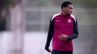Corinthians recebe sondagem de gigante europeu pelo volante André