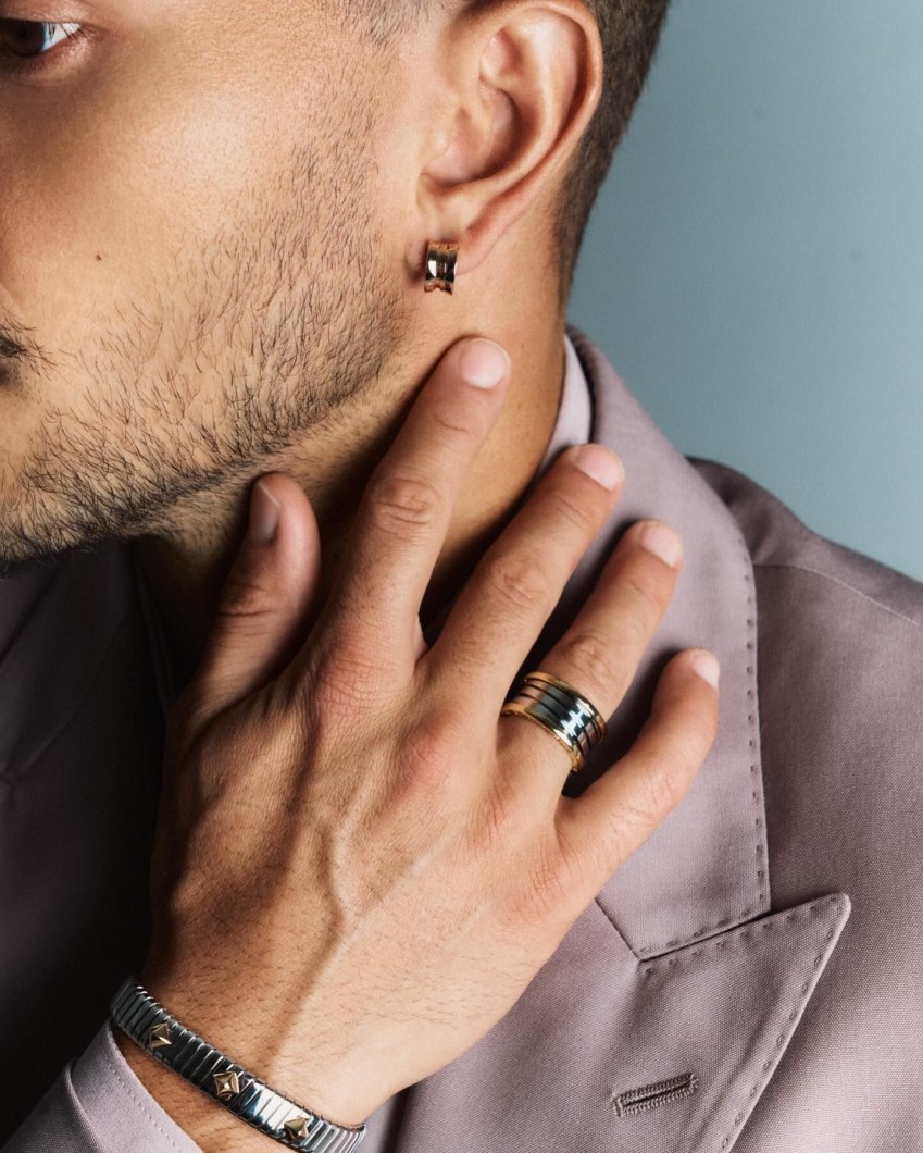 André Lamoglia com joias Bvlgari • Instagram/André Lamoglia