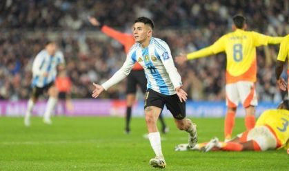 Imagem de destaque do post: Almada, titular da Argentina na Copa, acerta volta ao futebol sul-americano