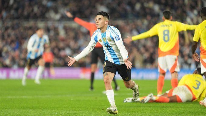 Llorente rebate polêmica por fotos com Ferran Torres nas férias