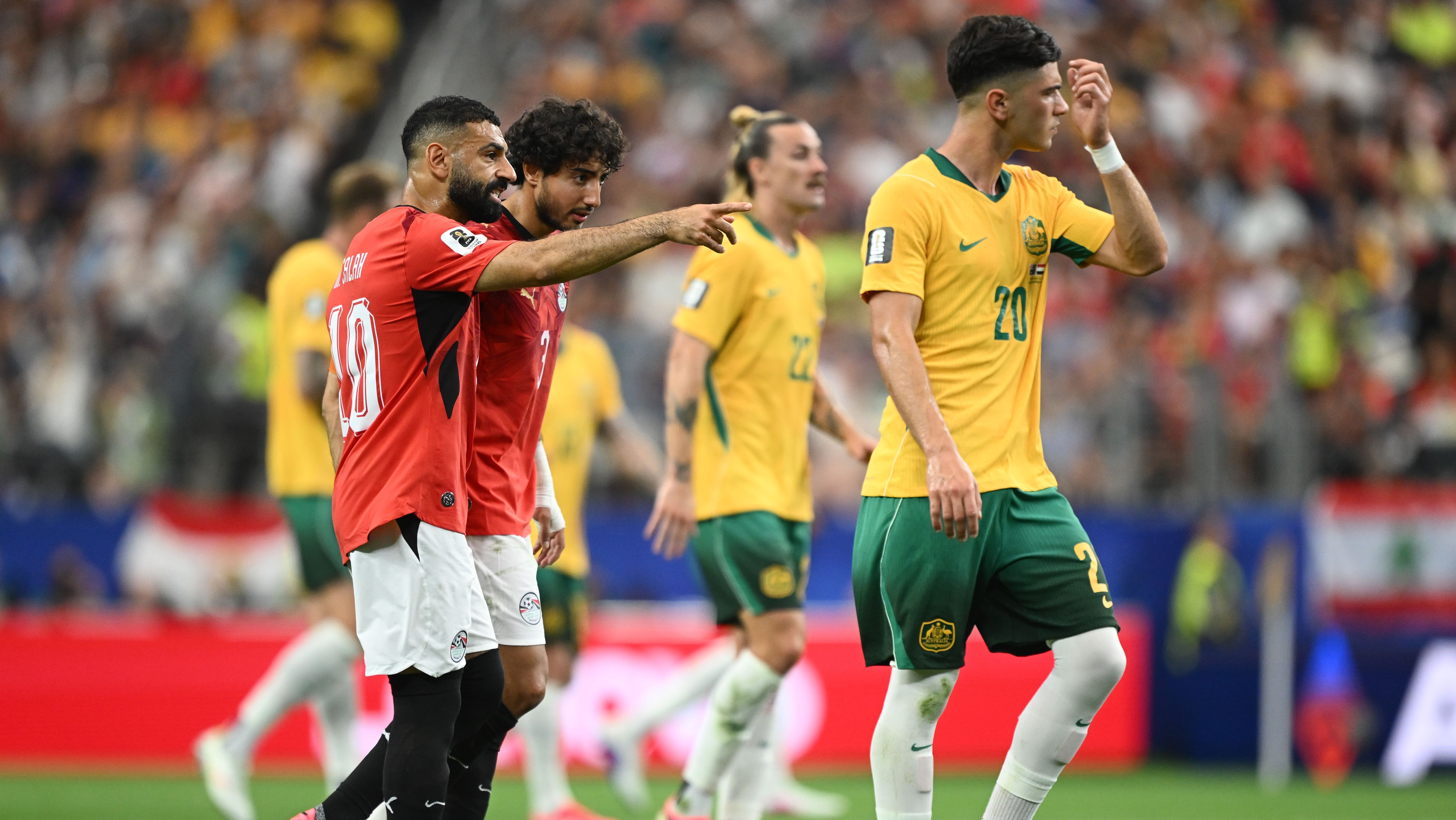 Salah passa instruções para companheiro do Egito