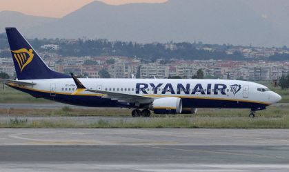 Avião da Ryanair no aeroporto de Makedonia, em Tessalônica, Grécia