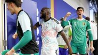 Goleiro da Bélgica debocha de caso Balogun após vitória: "Só rio disso"