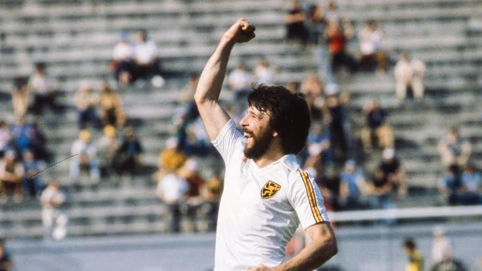 Bélgica x Espanha em 1980, pela Euro