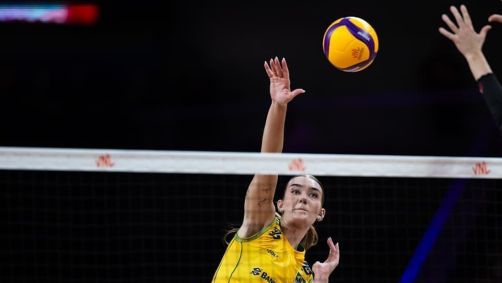 Seleção Brasileira durante jogo contra a Alemanha, na VNL
