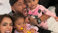 Bruna Biancardi e Neymar voltam ao Brasil após derrota do Brasil na Copa