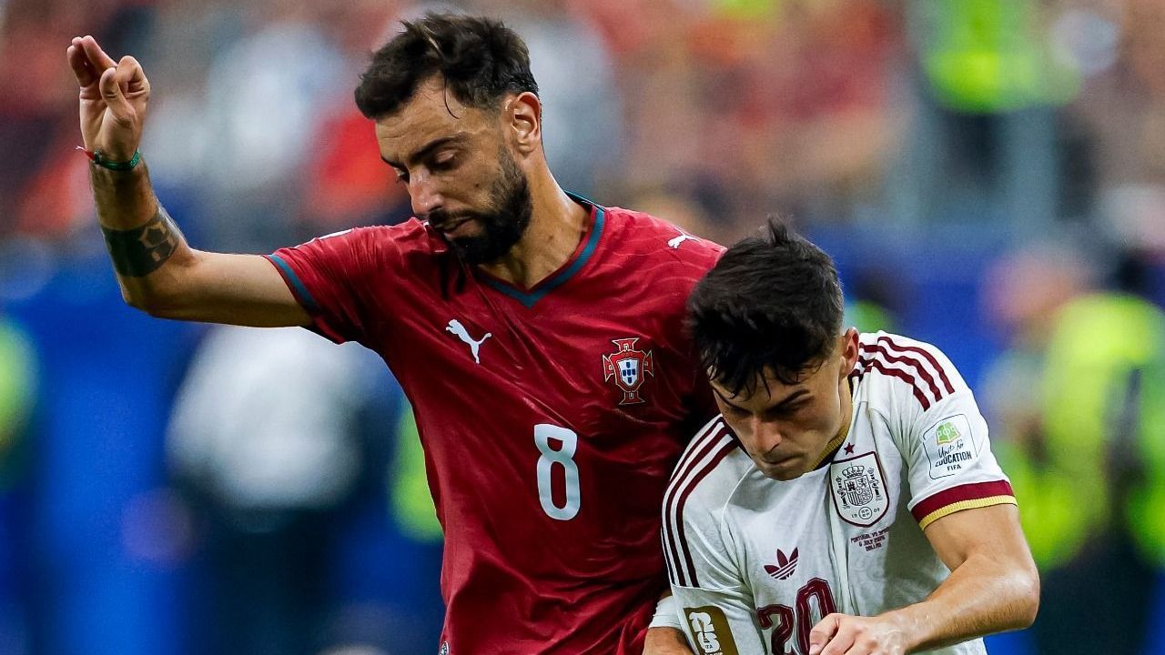 Bruno Fernandes (à esquerda), meia de Portugal na Copa do Mundo de 2026