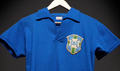 Camisa do Pelé da Copa do Mundo de 1958 leiloada por quase R$ 25 milhões