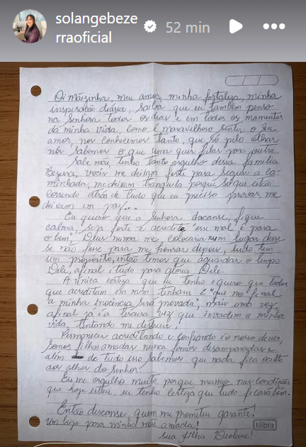 Carta de Deolane escrita à mão e publicada nos stories da mãe, Solange Bezerra • Reprodução/Instagram/solangebezerra