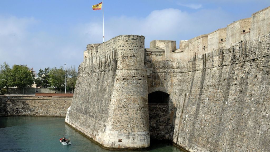 Muralhas medievais de Ceuta, território da Espanha no norte da África