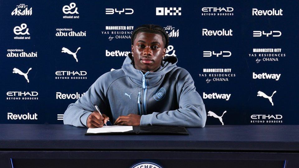 Jeremy Monga, atacante de 17 anos e reforço do Manchester City