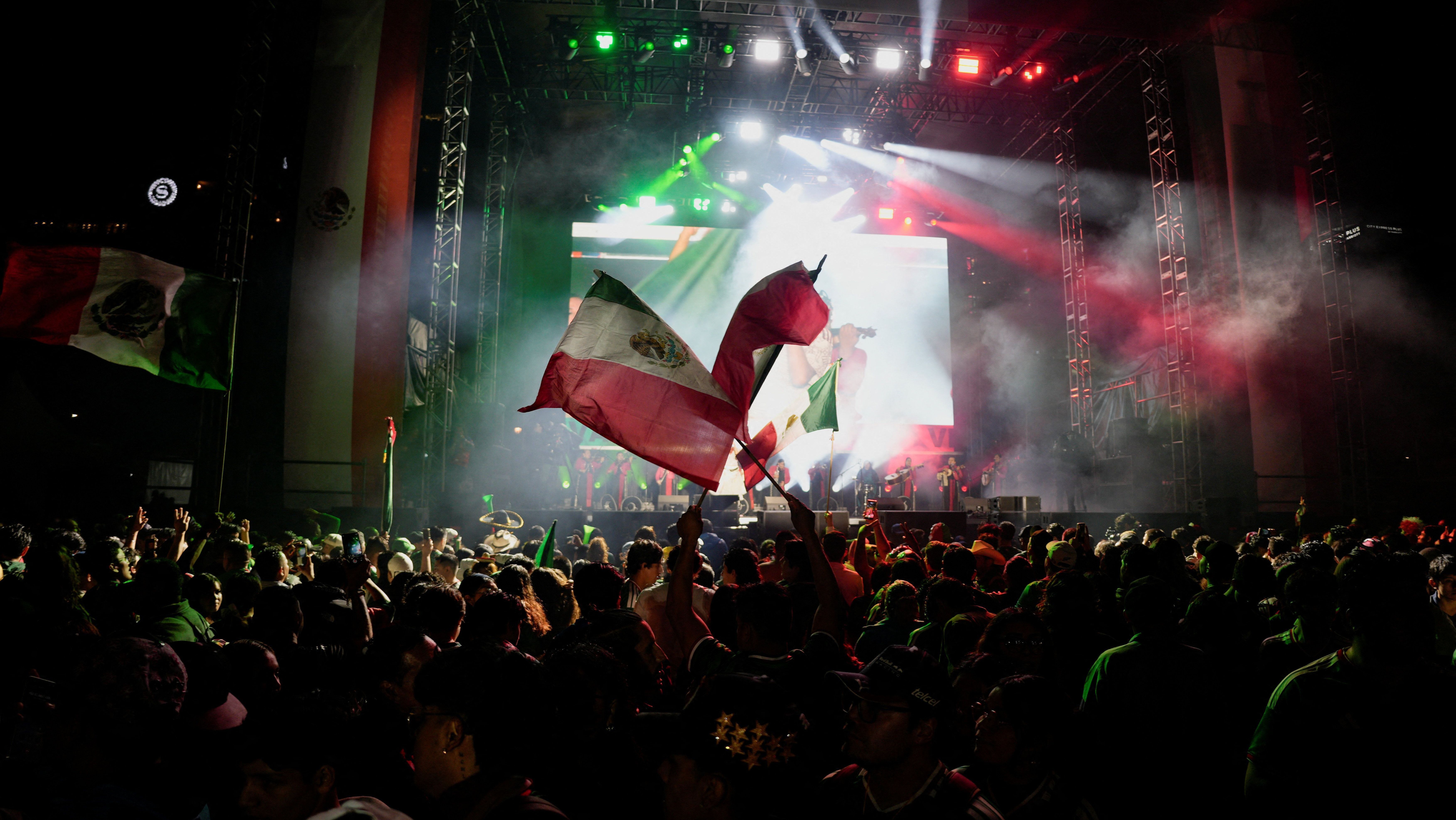 Torcida mexicana celebra vitória na Copa do Mundo na Cidade do México