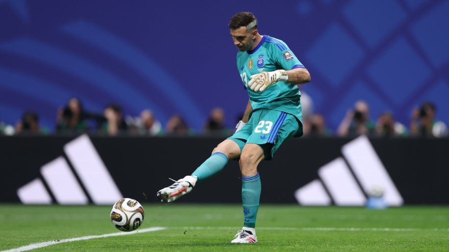Argentina e Espanha se enfrentam na final da Copa do Mundo; saiba horário 42 dibu martinez e1784146059573