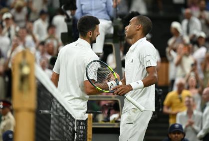 Wimbledon: Djokovic vence Aliassime em batalha de 5 horas e encara Sinner