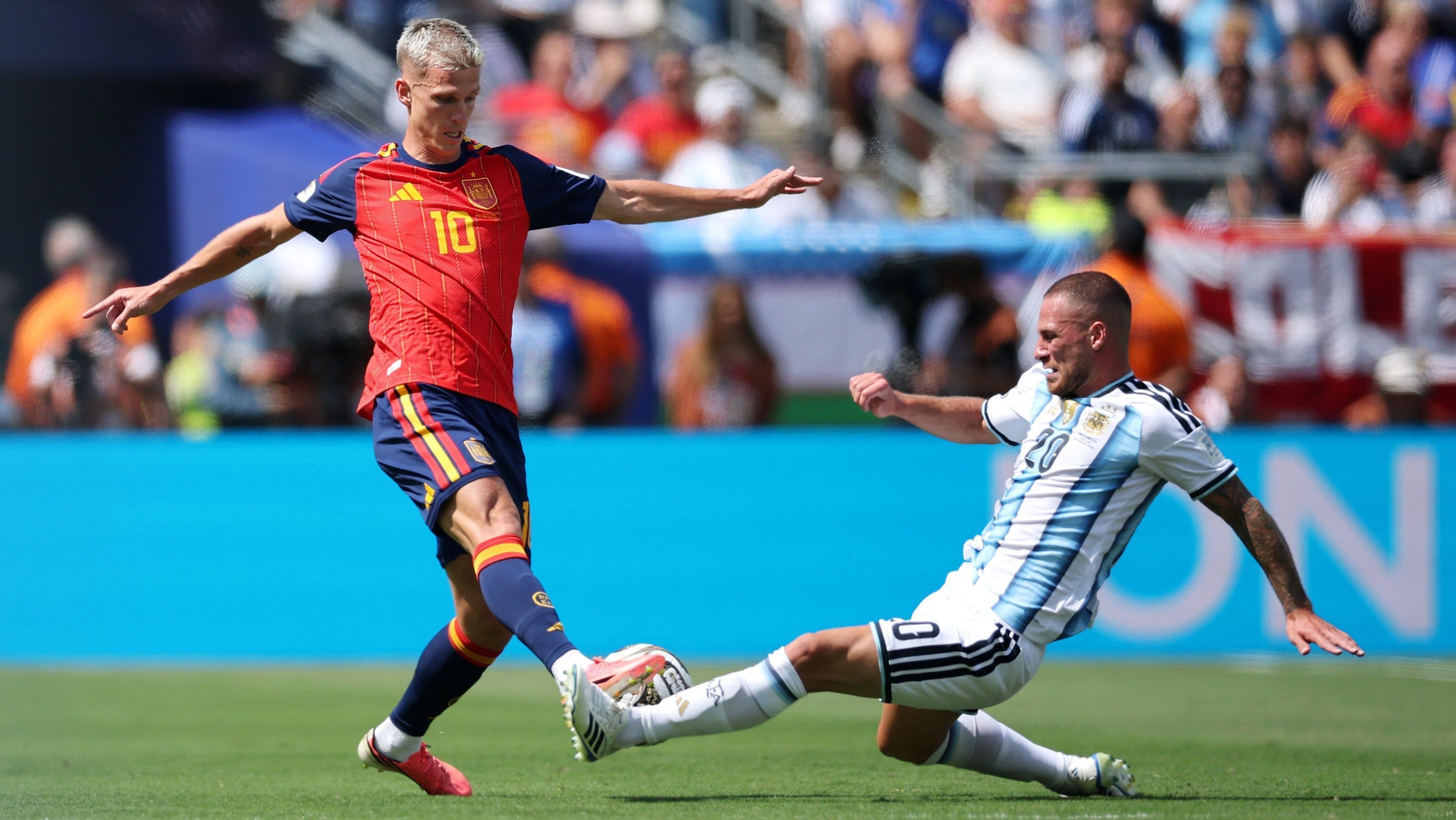 Jogo entre Espanha e Argentina, pela final da Copa do Mundo