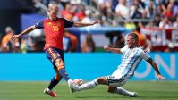 “São uns porcos”: comentarista espanhol detona Argentina na Copa