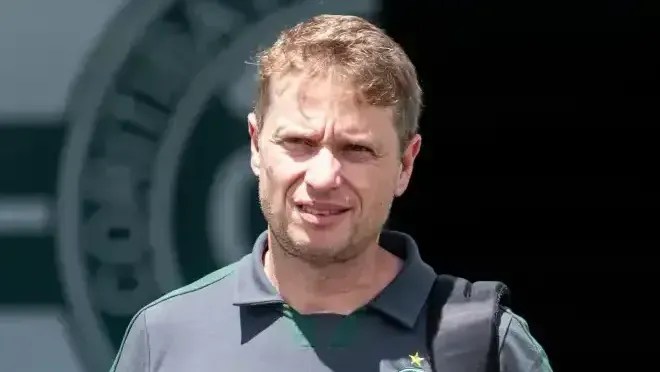 Fernando Seabra chegou ao Coritiba para a temporada de 2026