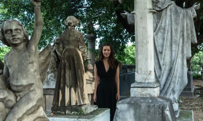 Francesca é vivida por Nathalia Dill em "Quem Ama Cuida"