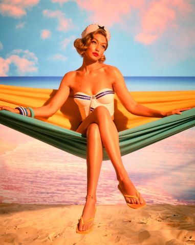 Gigi Hadid • Instagram/Havaianas