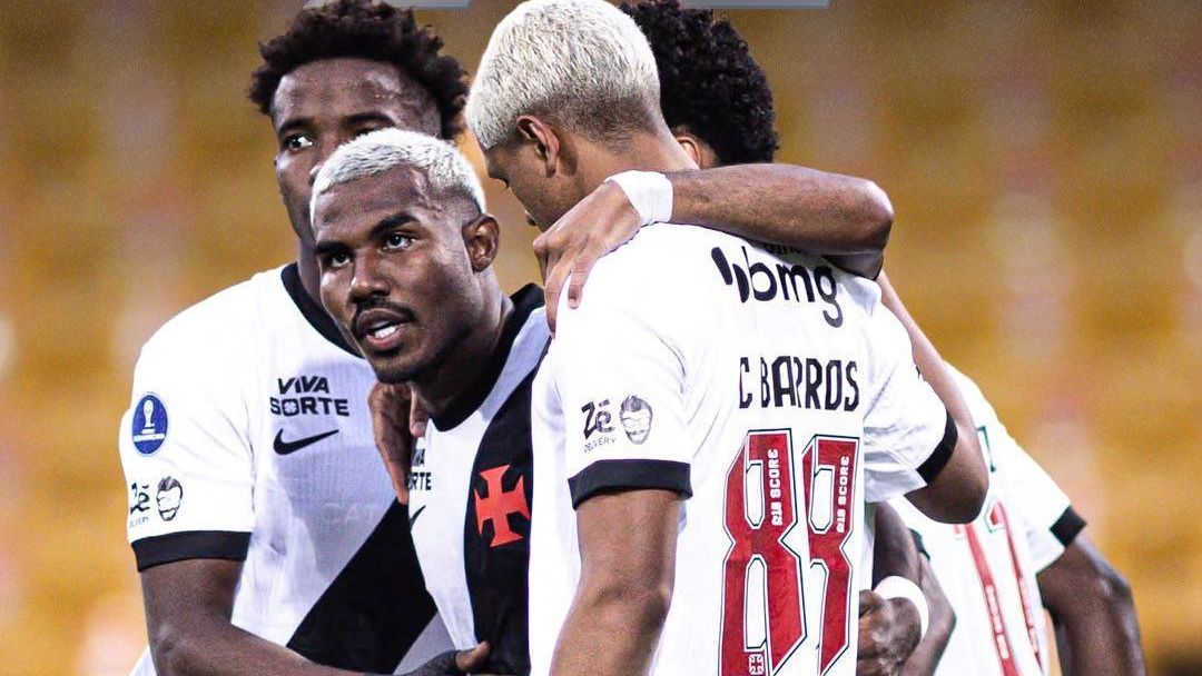 Cena forte: Gabriel Pec, do Cruzeiro, leva entrada dura; zagueiro é expulso