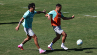 Vitor Roque treina no Palmeiras e pode jogar contra Coritiba