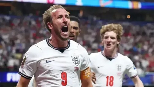 Harry Kane vibra com gol pela Inglaterra na Copa do Mundo