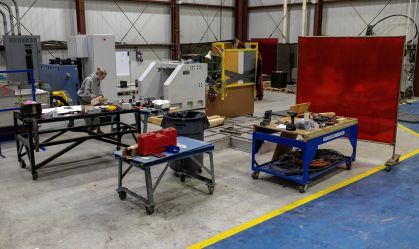 Depósito da Manufacturing Technology Inc. em South Bend, EUA, 23 de março de 2026