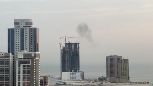 Fumaça após inteceptação de projétil no Bahrein