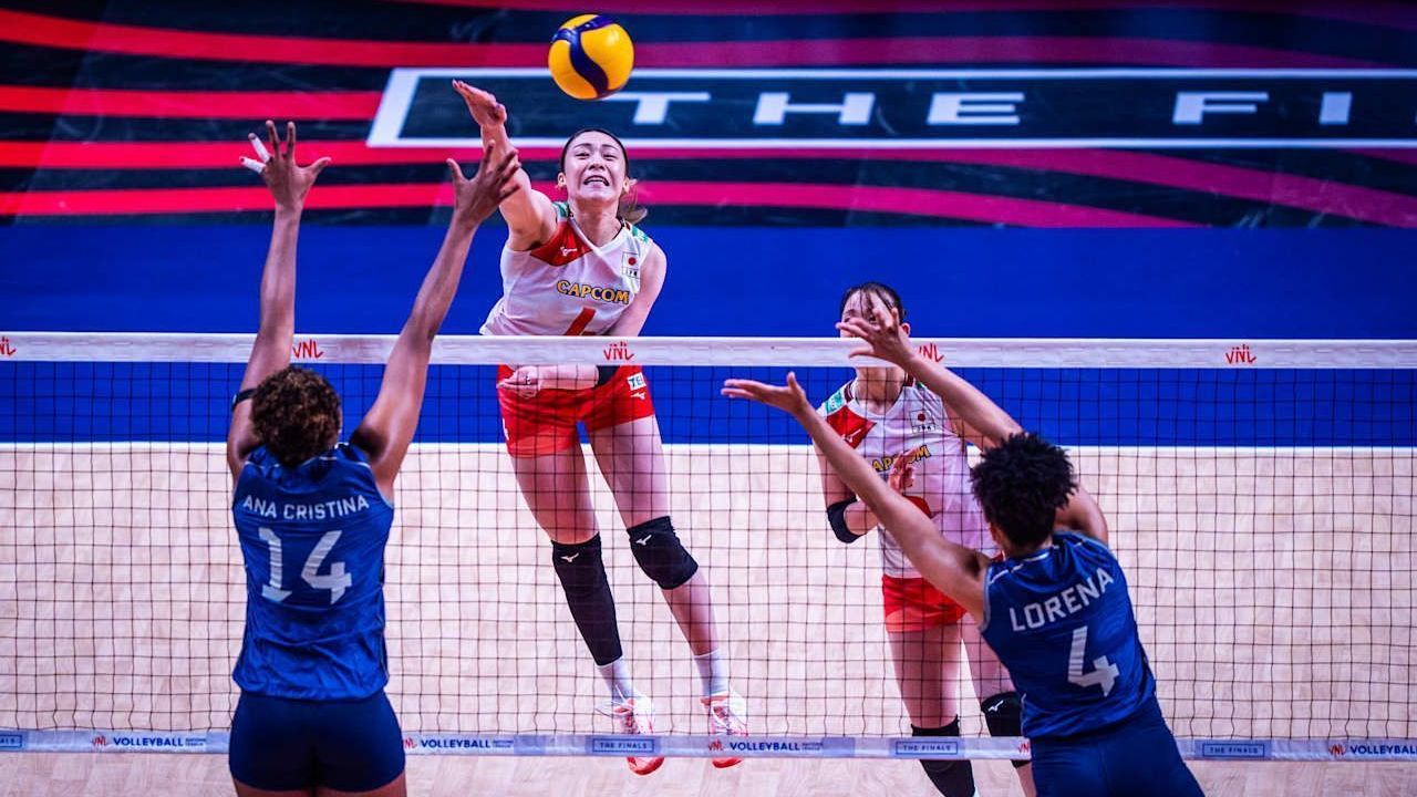 Ishikawa, ponteira do Japão, realiza ataque contra o Brasil • Foto: Divulgação/ VNL