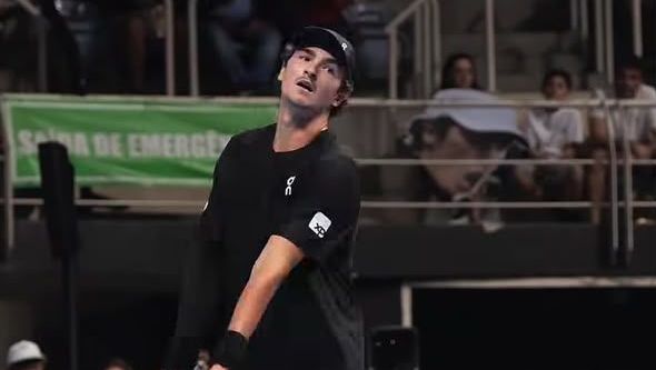 Jannik Sinner entra no top 10 histórico após nova conquista no tênis