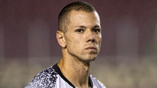 Léo Coelho, zagueiro que está de saída do Amazonas FC