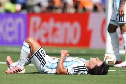 Lisandro Martínez se lesionou em Espanha x Argentina