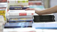 PUC-SP terá feira do livro própria com descontos de 40% nas obras; confira