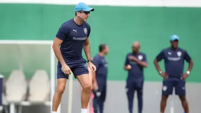 Luís Zubeldía tem desfalques no Fluminense