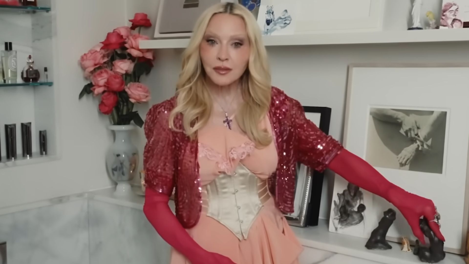 madonna-esculturas-eroticas