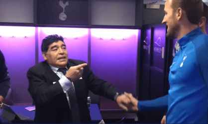Imagem de destaque do post: "Faça assim": o dia em que Maradona deu dicas de como marcar gols para Kane