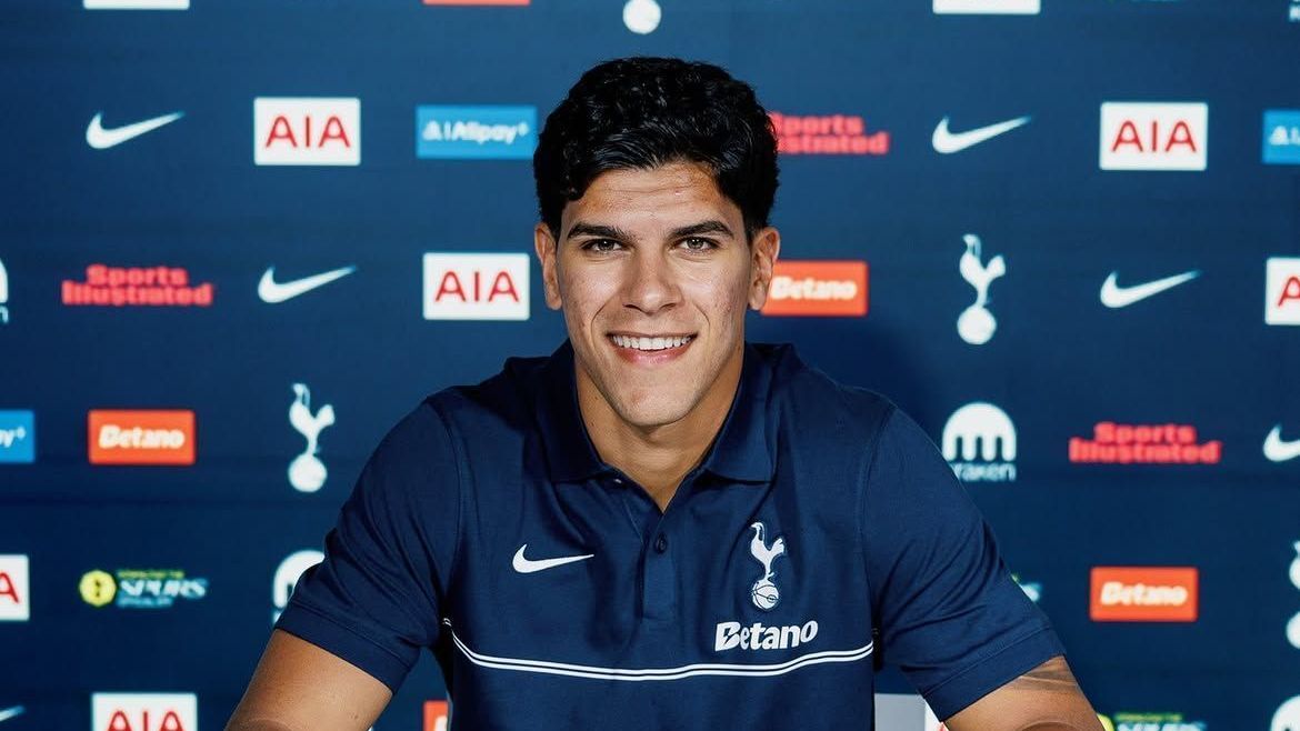 Mateus Fernandes fechou com o Tottenham Hotspur