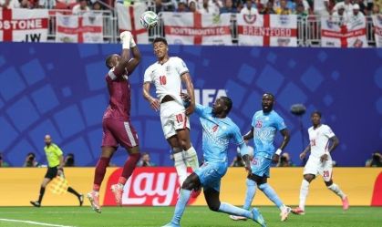 Lionel Mpasi, goleiro da RD Congo que fez grandes defesas contra Inglaterra