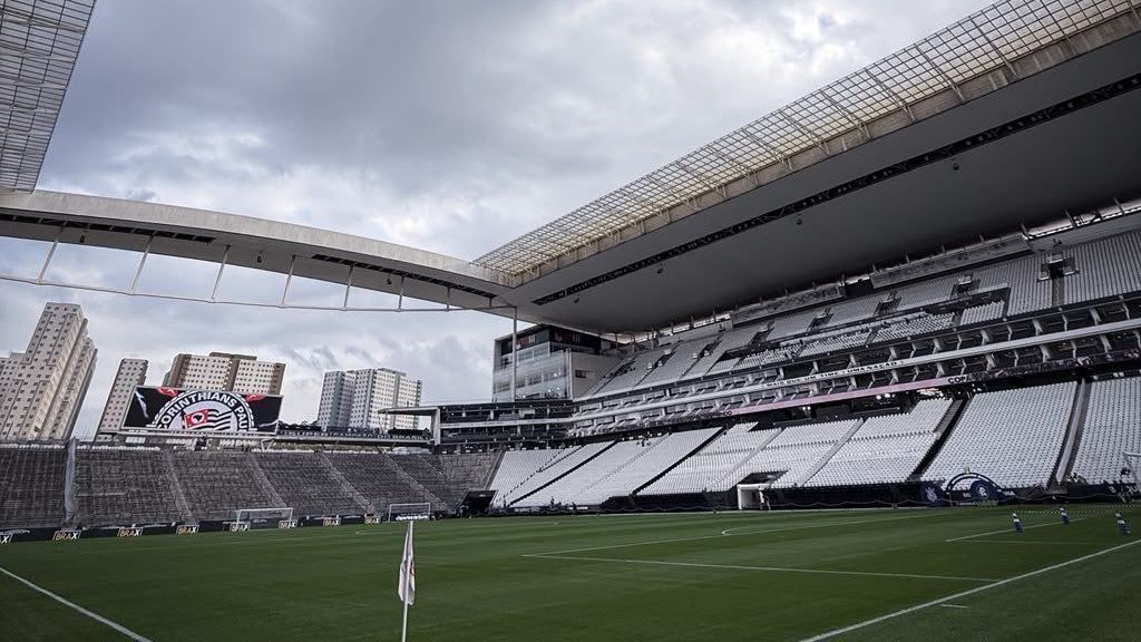 Corinthians confirma ruptura de LCA e menisco de Zakaria Labyad