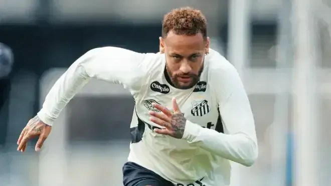 Neymar desabafa após críticas por jogar pôquer: “Vai cuidar da sua vida!”
